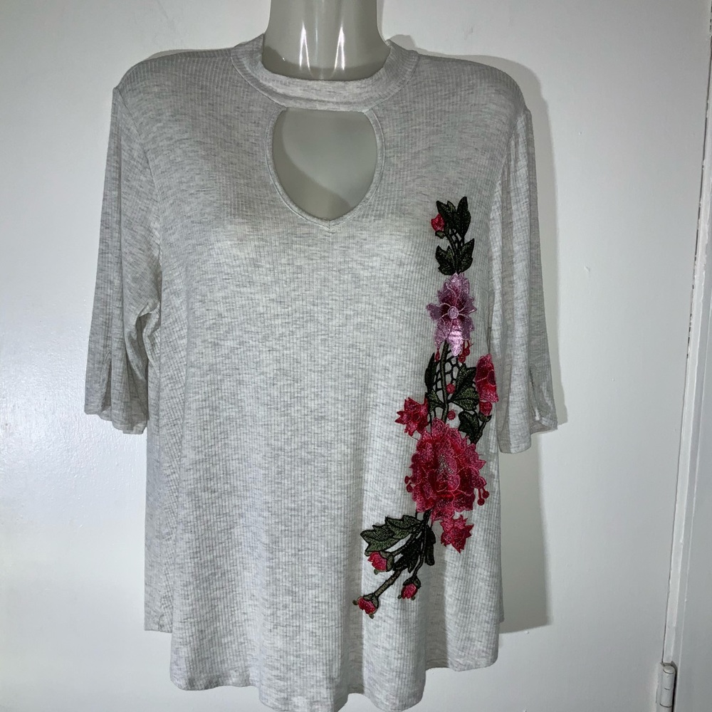 Cha Cha Vente Appliqué floral Knit Top L